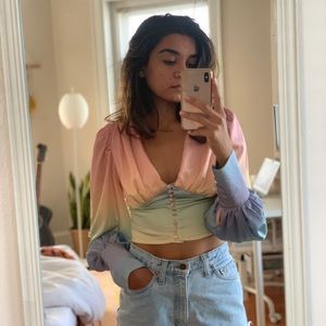 Gorgeous pastel rainbow ombré blouse 🌈